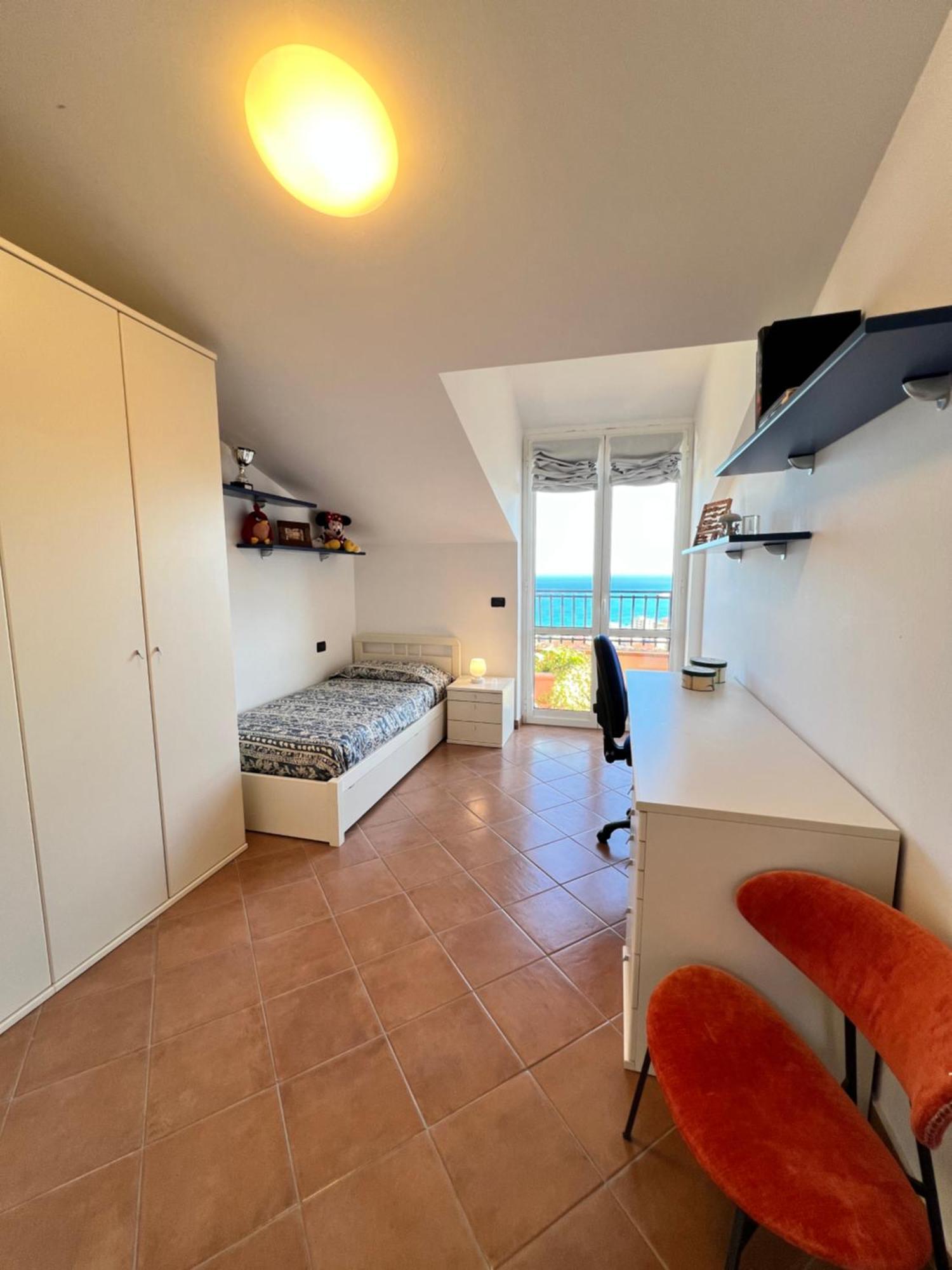 Apartment Attico 2 Free Parkings & Bike *