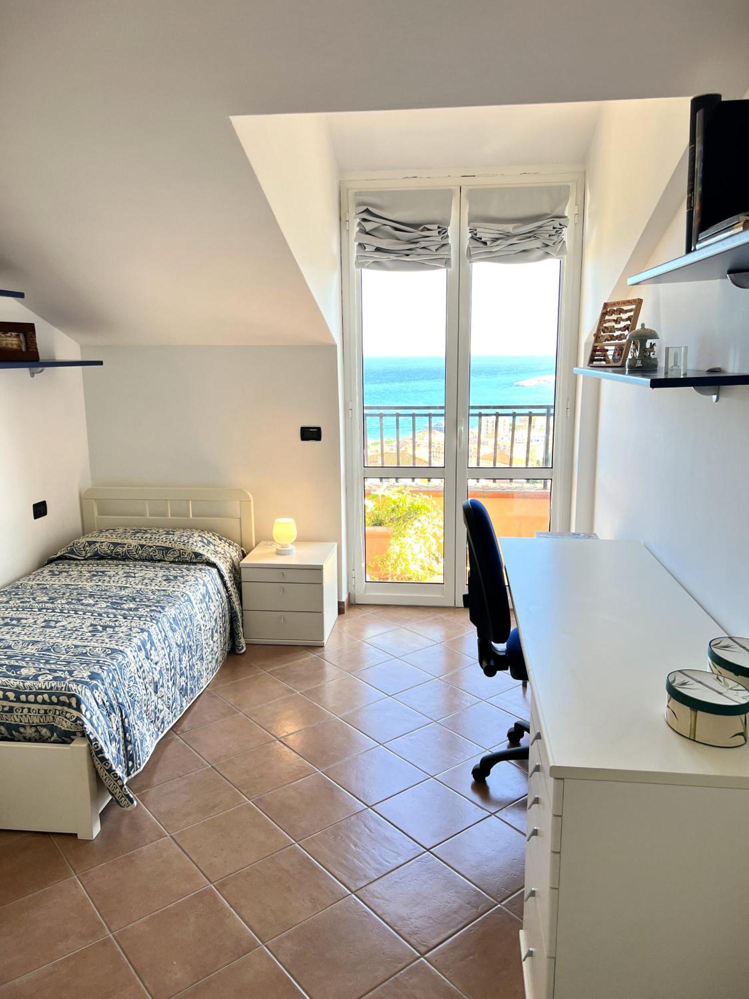 Apartment Attico 2 Free Parkings & Bike