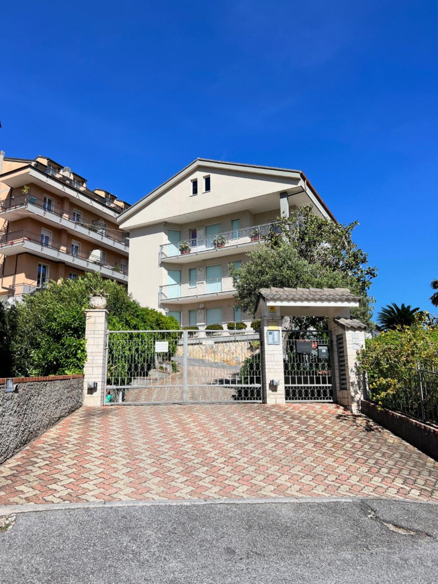 Attico 2 Free Parkings & Bike Pietra Ligure