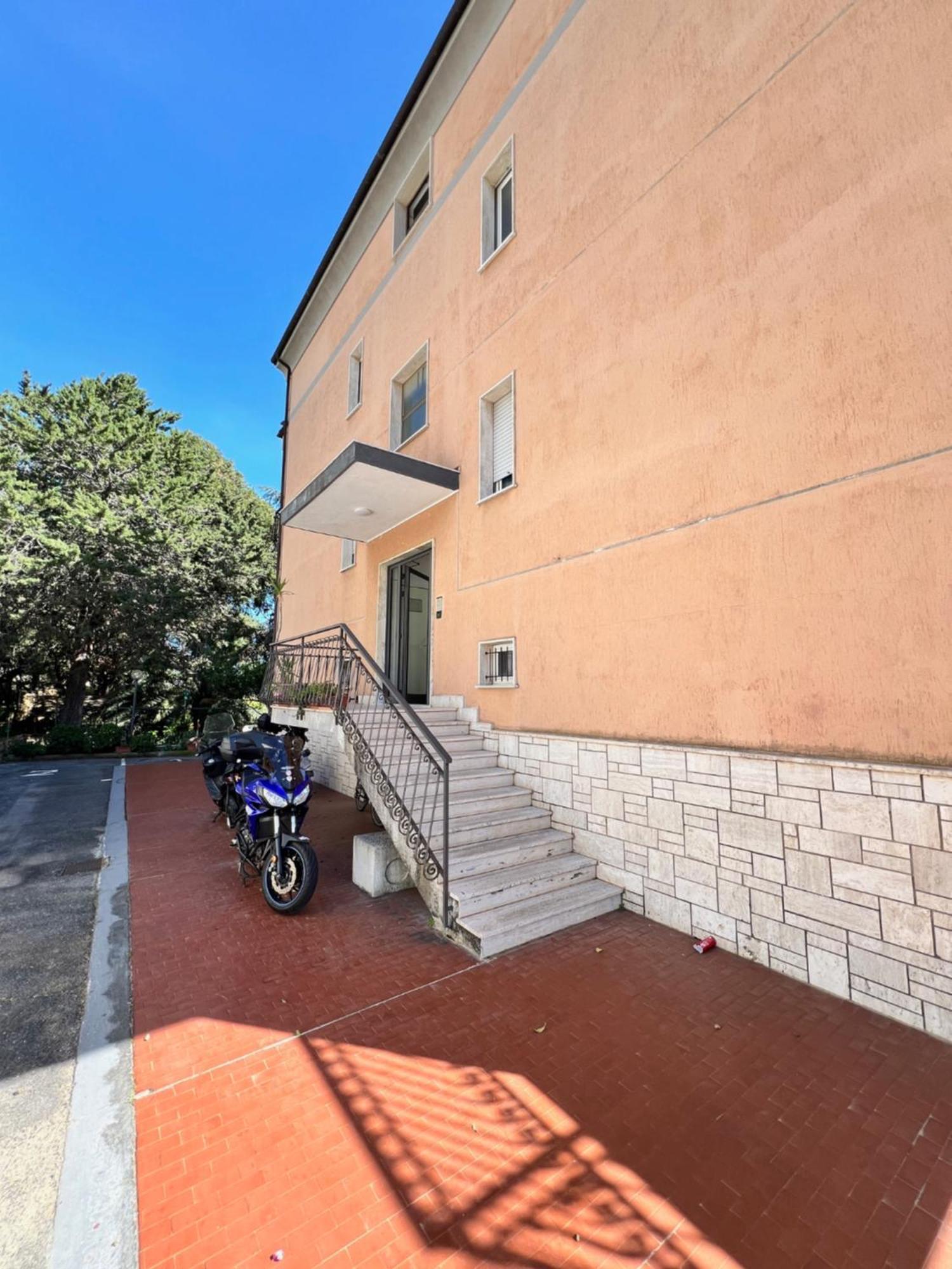 Attico 2 Free Parkings & Bike Apartment